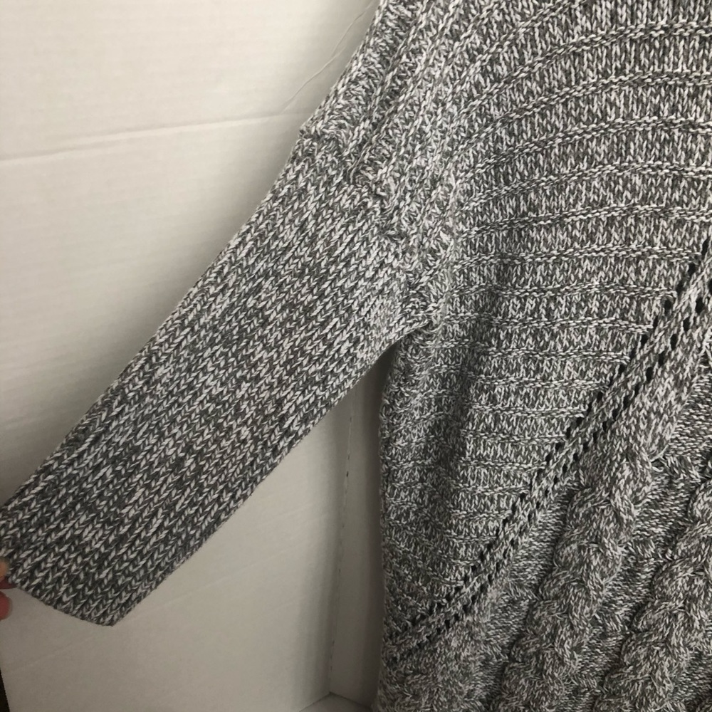 Express Gray White Marled Cable knit Sweater - Picture 5 of 7